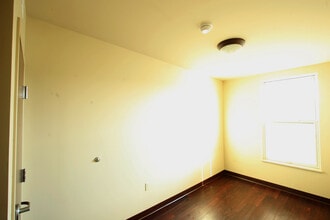 152 W Main St, Unit C3 in Bloomsburg, PA - Foto de edificio - Building Photo