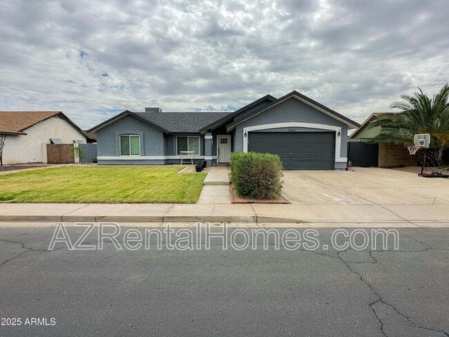 5453 E Florian Ave in Mesa, AZ - Building Photo - Building Photo