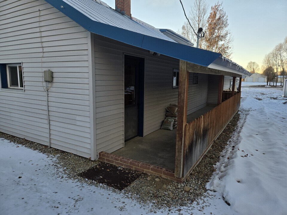 143 N Jackson Ave in Pinedale, WY - Building Photo