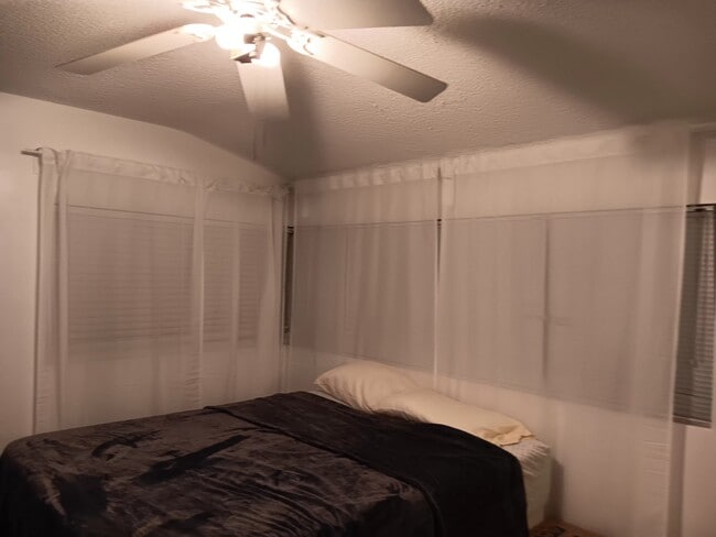 9522 Joyzelle Dr in Garden Grove, CA - Building Photo - Building Photo