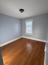 36 John St, Unit Cozy 1 bedroom apt in Carteret, NJ - Foto de edificio - Building Photo
