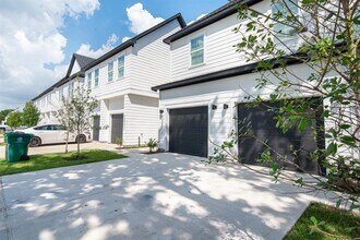 3253 Real St in Houston, TX - Building Photo - Building Photo