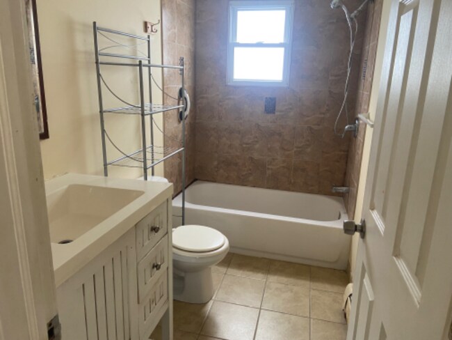 170 Sherman Ave, Unit 2 in Paterson, NJ - Building Photo - Building Photo