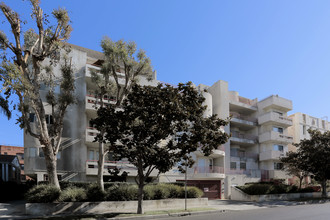 Burnside Apartments in Los Angeles, CA - Building Photo - Building Photo