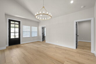 210 Simon St in San Antonio, TX - Building Photo - Building Photo