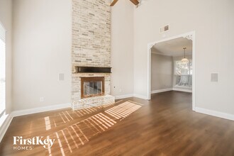 547 Shealy St, Unit C-244 in Webster, TX - Building Photo - Building Photo