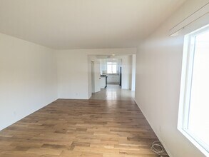 327 N Mariposa Ave, Unit 3 in Los Angeles, CA - Building Photo - Building Photo
