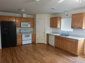 946 Church St in Bullhead City, AZ - Building Photo - Building Photo