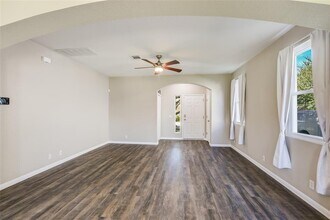 4712 Lake George Ln in Austin, TX - Building Photo - Building Photo