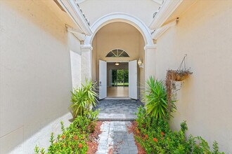 1441 Cardinal Way in Weston, FL - Building Photo - Building Photo