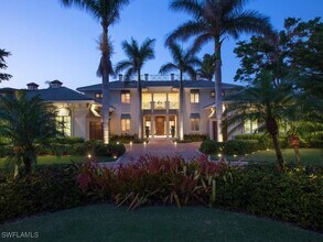 377 Pirates Bight in Naples, FL - Building Photo - Building Photo