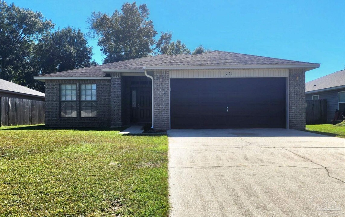 291 Wiregrass Pl in Cantonment, FL - Building Photo