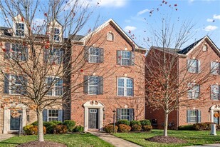 1966 Georgetown Dr in Sewickley, PA - Building Photo