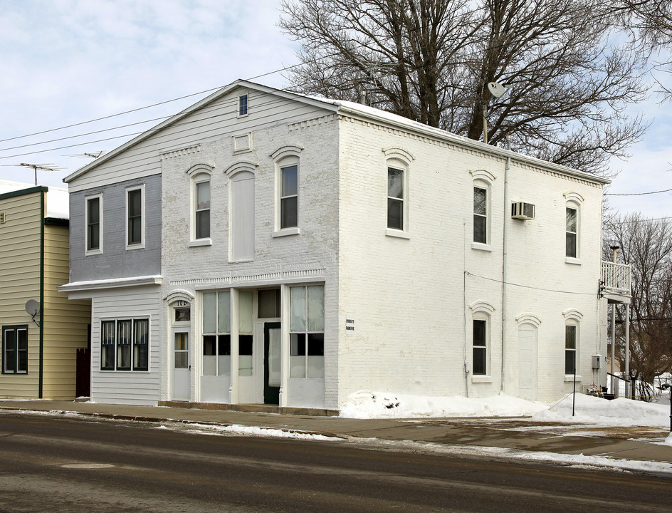 102 Paul Ave N in Cologne, MN - Foto de edificio