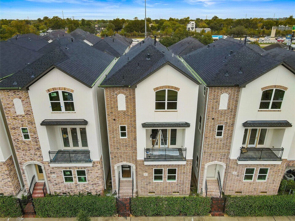 1011 E 28th St in Houston, TX - Building Photo