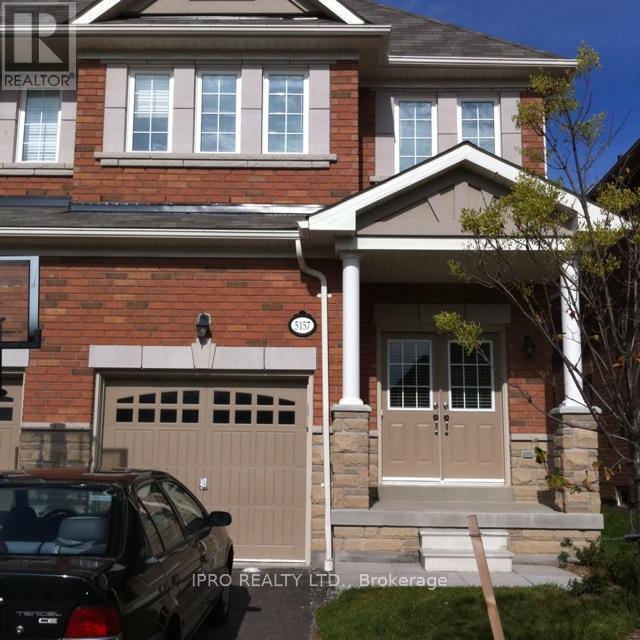 5157 Nestling Grove in Mississauga, ON - Building Photo