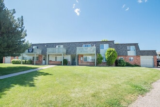 1720 Azalea Ct, Unit 7 in Fort Collins, CO - Building Photo - Building Photo
