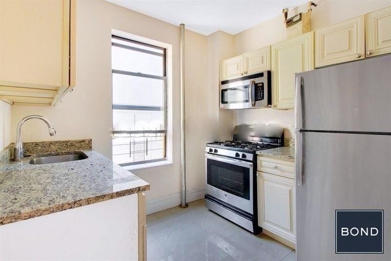 19 East 128th Street in New York, NY - Building Photo