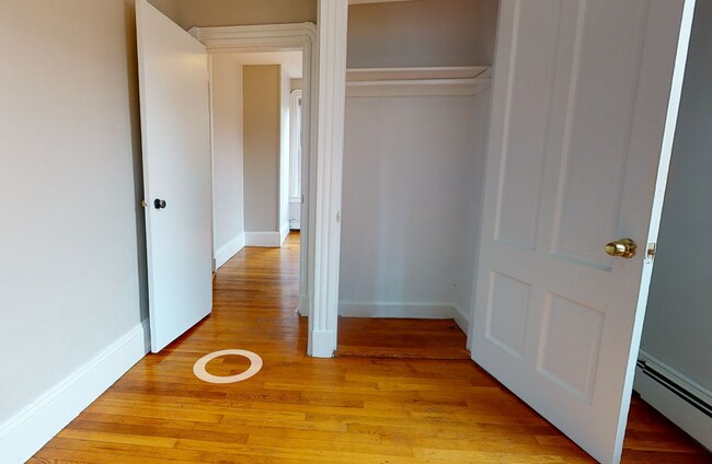 562 Green St, Unit Green St in Cambridge, MA - Building Photo - Building Photo
