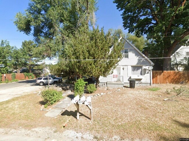 2221 E Arbor Ln, Unit 1