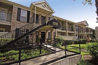 Hunters Point in Houston, TX - Foto de edificio - Building Photo