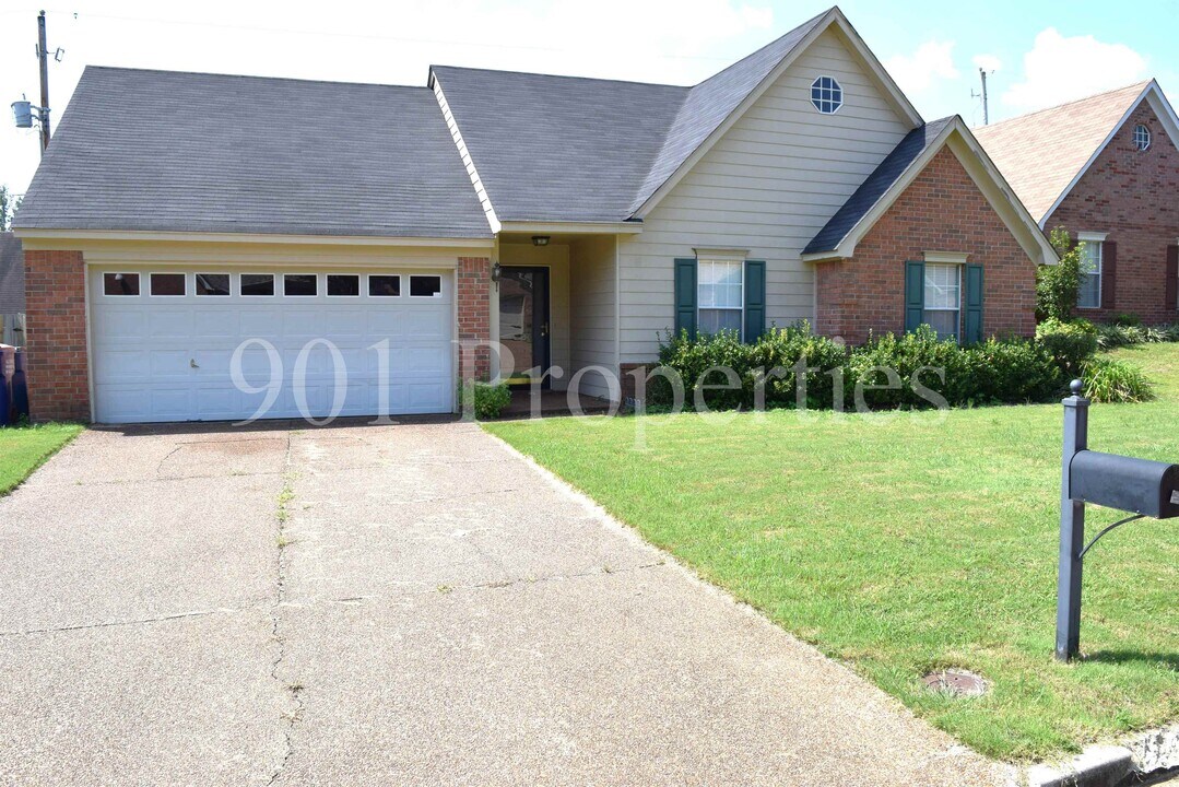9593 Daly Dr in Lakeland, TN - Building Photo