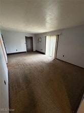 271 Folsom St NW in Warren, OH - Foto de edificio - Building Photo