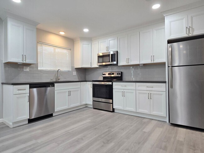 3756-3762 Poinciana Dr, Unit 3762-5 in Santa Clara, CA - Building Photo - Building Photo