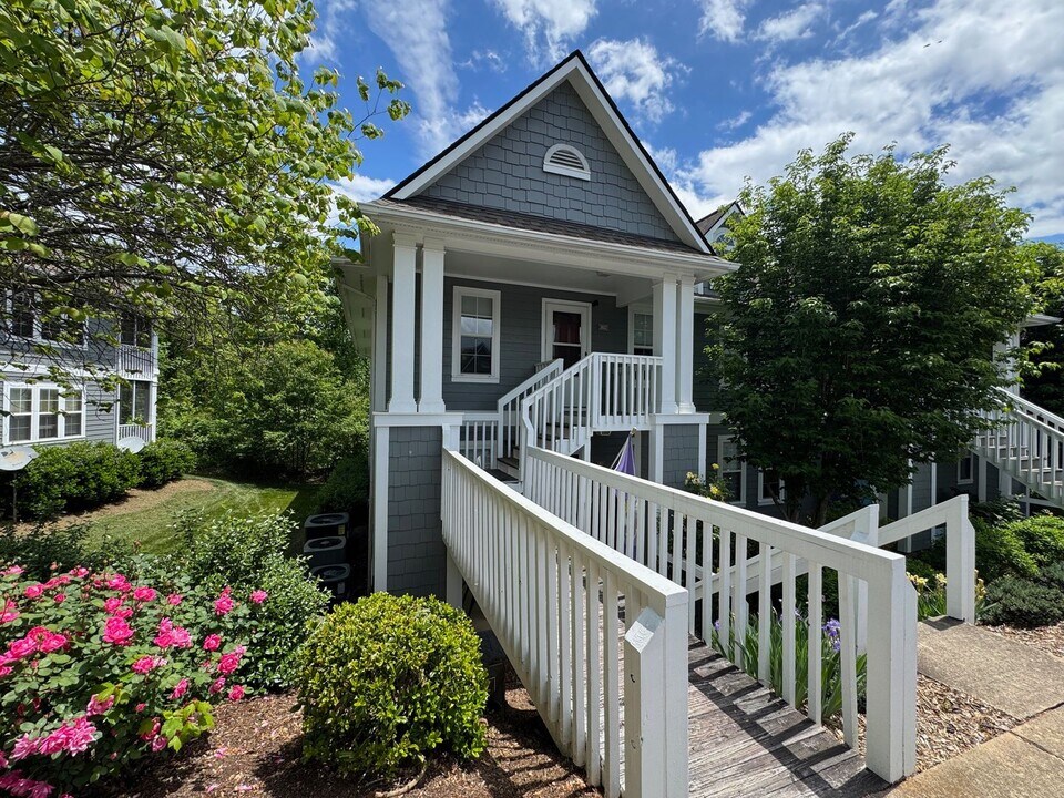 3802 Florham Pl in Asheville, NC - Building Photo