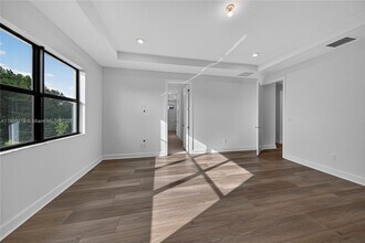 2722 NW 87th Ter in Pembroke Pines, FL - Building Photo - Building Photo