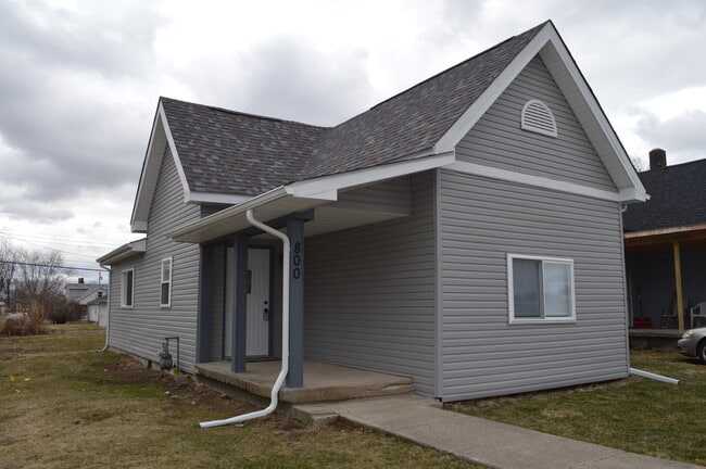 property at 800 S Diamond St