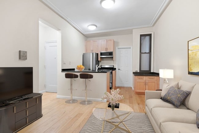 111 E 89th St, Unit 4C in New York, NY - Building Photo - Building Photo