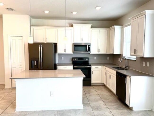 2918 Theme St in Kissimmee, FL - Building Photo - Building Photo