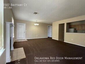 3507 Brittany Ct in Moore, OK - Building Photo - Building Photo