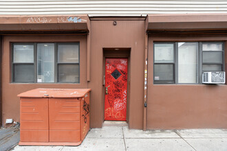 604 Manhattan Ave in Brooklyn, NY - Building Photo - Building Photo