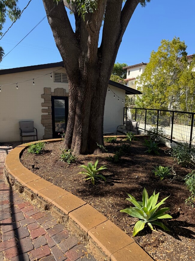 328 East Carrillo Street, Unit #D