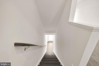 2608 Olmsted Ct NW in Washington, DC - Foto de edificio - Building Photo