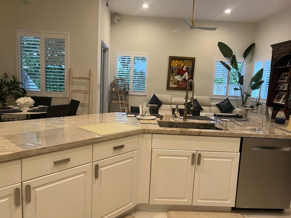 8487 SW 138th Terrace-Unit -1 in Palmetto Bay, FL - Building Photo