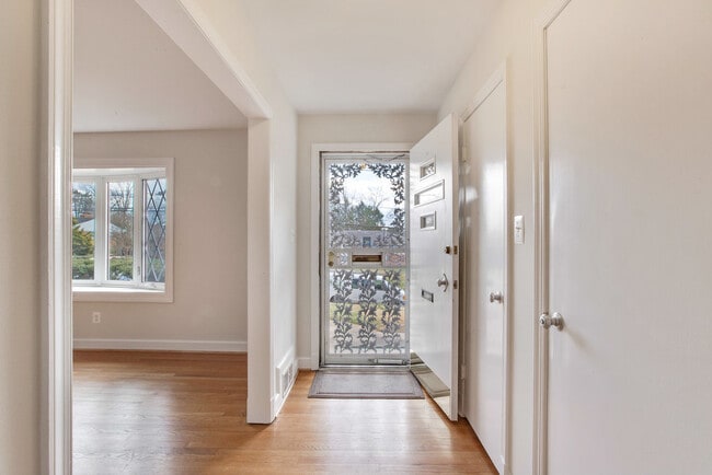 404 Burnt Mills Ave in Silver Spring, MD - Building Photo - Building Photo