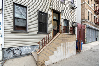 318 Union Ave in Brooklyn, NY - Building Photo - Building Photo