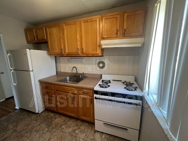 9111 Olive Blvd in St. Louis, MO - Building Photo - Building Photo