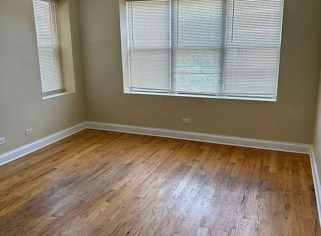 3541 W Sunnyside Ave in Chicago, IL - Building Photo - Building Photo
