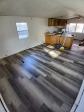 905 W 37th Ave in Hobart, IN - Foto de edificio - Building Photo