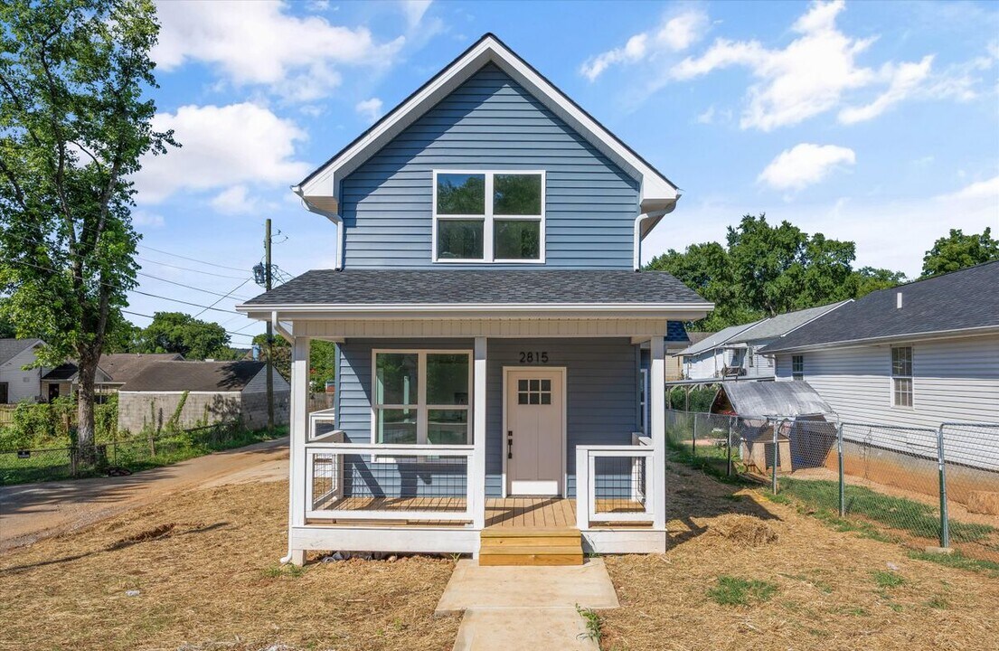 2815 Johnston St in Knoxville, TN - Building Photo