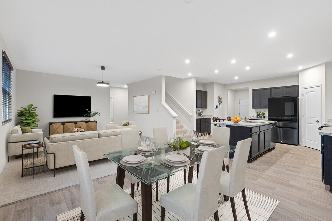 1375 Theodore Dr in Lockbourne, OH - Foto de edificio