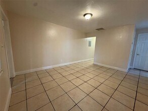 5800 NW 15th St in Sunrise, FL - Building Photo - Building Photo