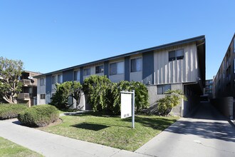 3760 Jasmine Ave in Los Angeles, CA - Foto de edificio - Building Photo