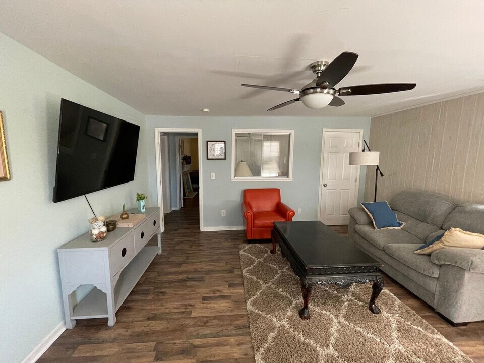 3041 Carpenter Upchurch Rd in Cary, NC - Building Photo