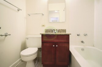 1379 S Shore Dr in Chicago, IL - Building Photo - Building Photo
