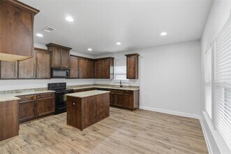 4805 Pickett St in Greenville, TX - Building Photo - Building Photo